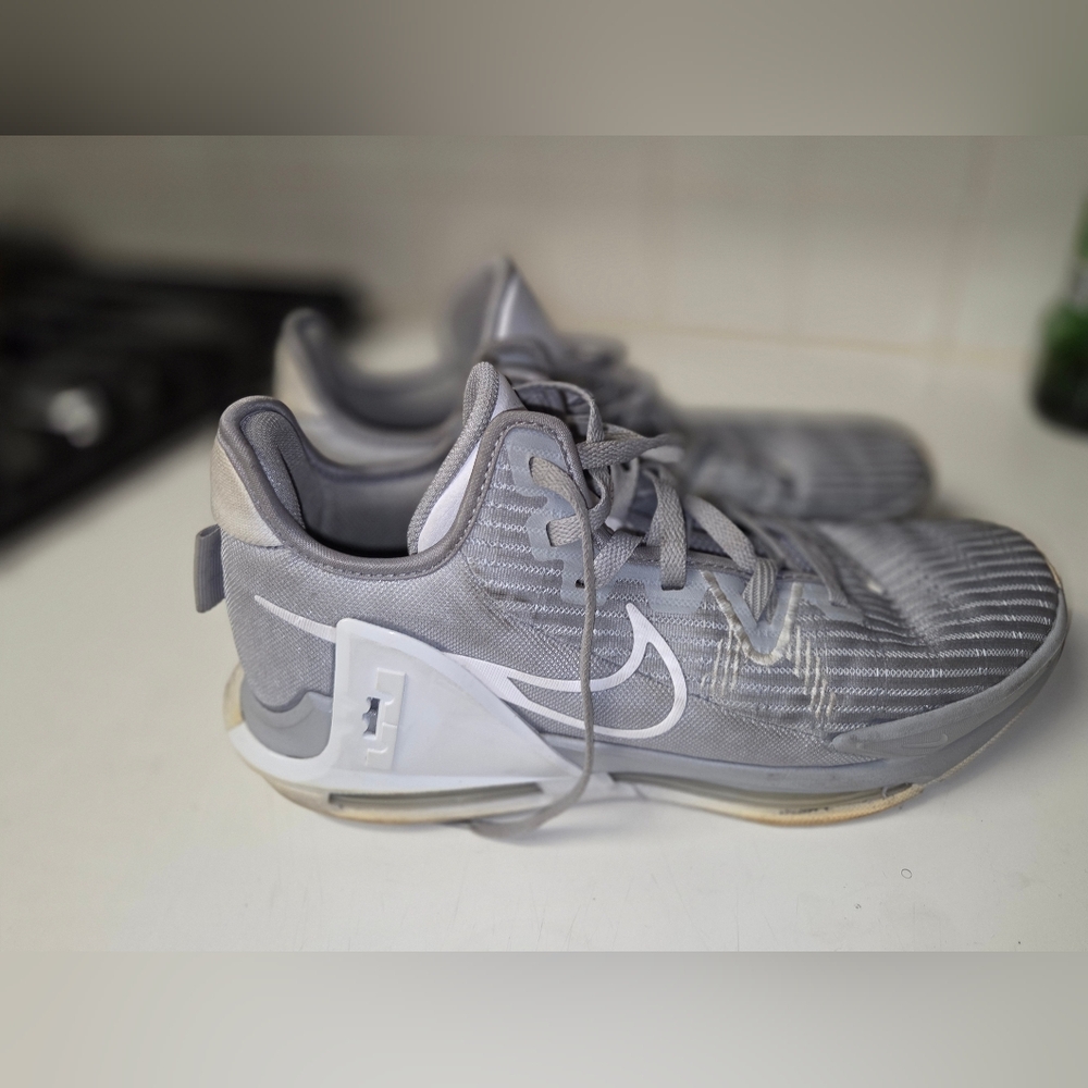 Nike lebron witness 6 TB Grey Nike Lifestyle Basketball Trainers